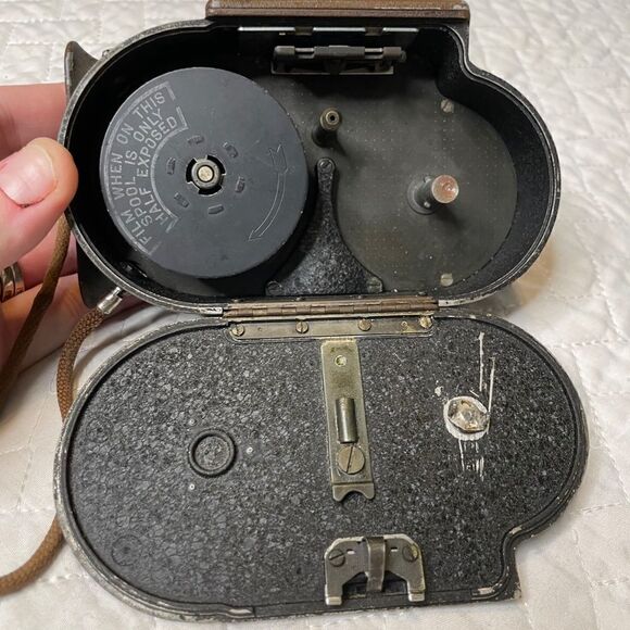 Vintage Bell & Howell Film Double Run Eight Model 134-G Cine Camera w/ Lens Case - Picture 13 of 16